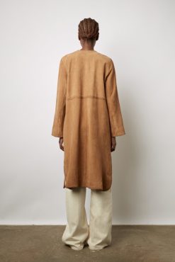 Gerard Darel Manteau Long En Cuir Velours Camel - John | Cuirs & Peaux