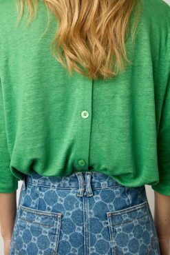 Gerard Darel Tshirt Au Dos Boutonne Vert - Magnolia | Tops & Sweats