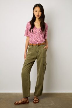 Gerard Darel Tshirt V Imprime Leopard Fuchsia - Misha | Tops & Sweats