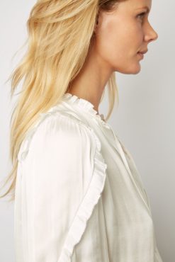 Gerard Darel Blouse En Satin A Volants Blanc - Alexia | Chemises & Blouses